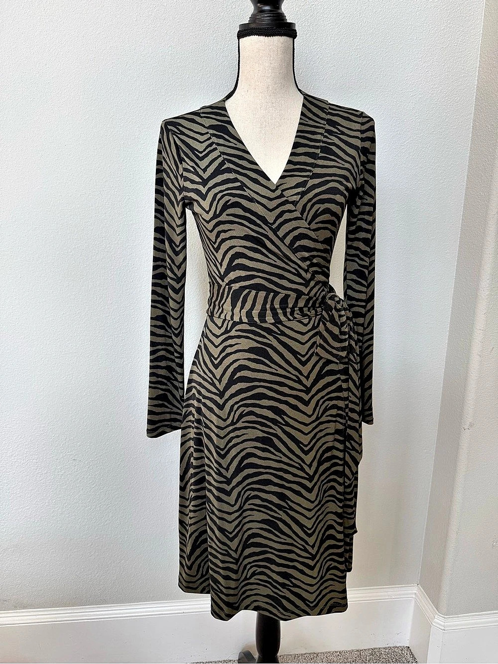 Banana Republic Zebra Print Wrap Midi Dress Size Small